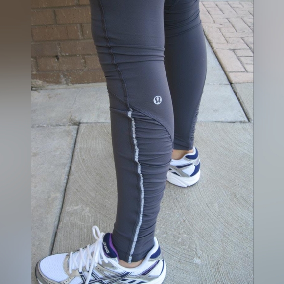 (6) lululemon Run: Full Tilt Tights Coal and Lavender wee stripe - Picture 2 of 5